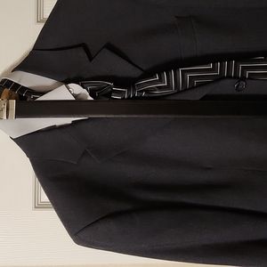 Men's complete suit w dress shirt tie and belt